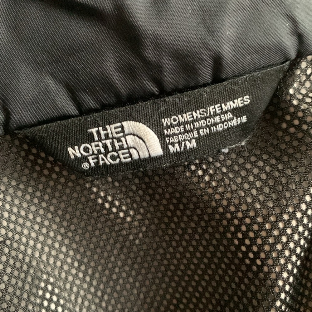 Northface Women’s Resolve Plus Jacket in Black - Picture 13 of 14